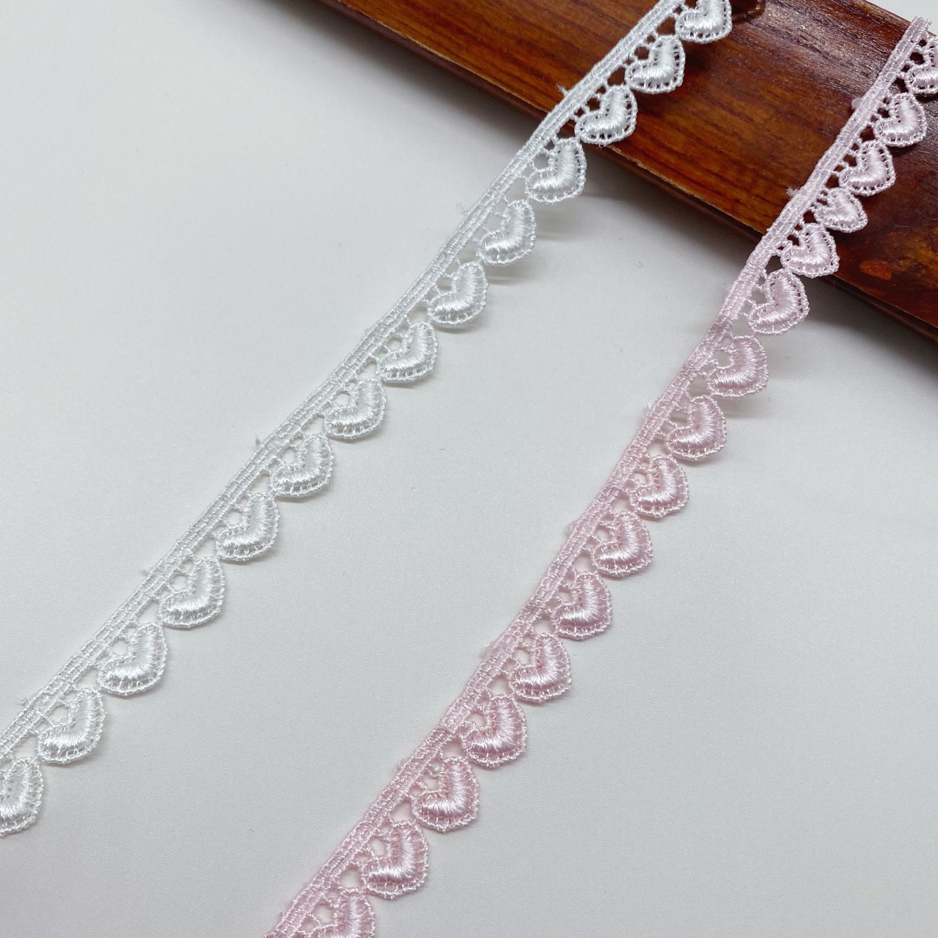 4 หลาปักMulticolorรักข้างเดียว - Lace Ribbon Trim บทวิจารณ์และราคา